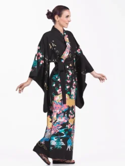 Japanese Kimono Women - Furisode Style