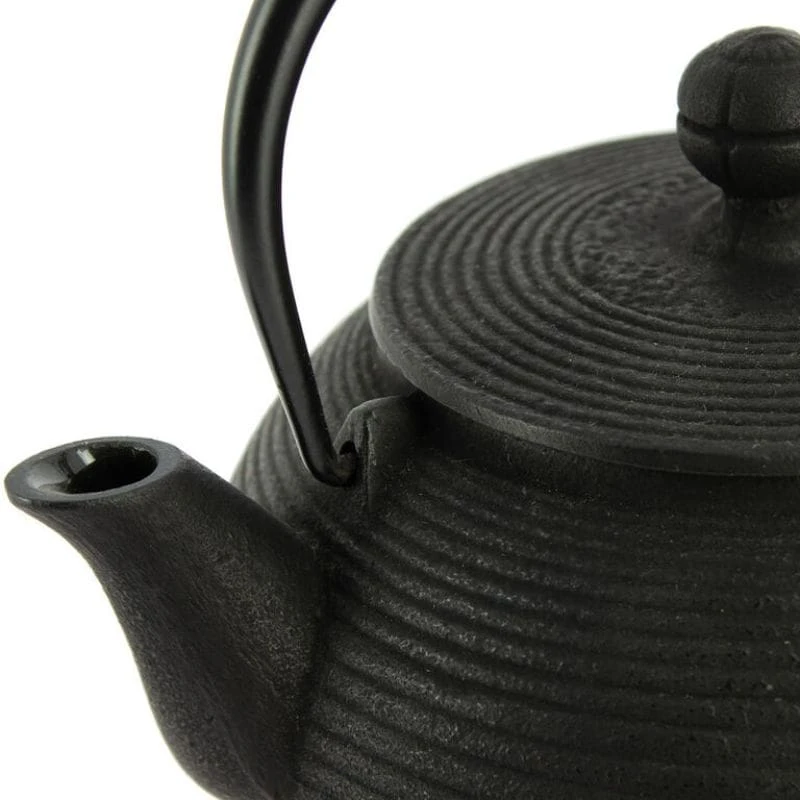 Iwachu Senbiki Cast Iron Teapot - Black - 22 Fl Oz 3 Iwachu Senbiki Cast Iron Teapot - Black - 22 Fl Oz - Image 3